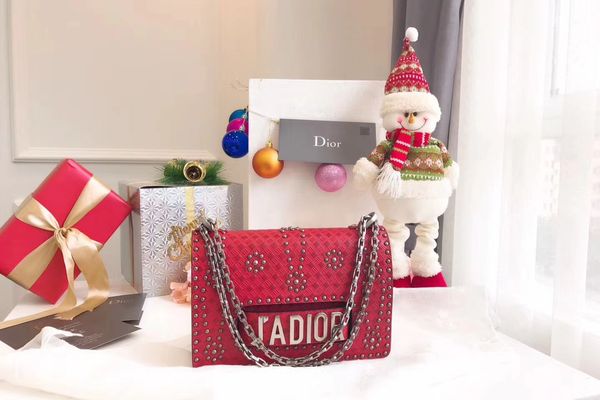 New 2019 top quality rivet bag Classic Women Genuine Leather Handbag Causal Hobos Female Shoulder Bag brand twist top quality rivet bag
New 2019 top quality rivet bag Classic Women Genuine Leather Handbag Causal Hobos Female Shoulder Bag brand twist top quality rivet bag