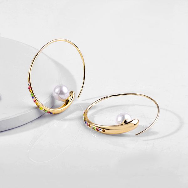new crystal hoop earrings with pearl vintage colorful shining rhinestone geometric c-shaped circle earring for lady women design jewelry, Golden;silver
new crystal hoop earrings with pearl vintage colorful shining rhinestone geometric c-shaped circle earring for lady women design jewelry, Golden;silver