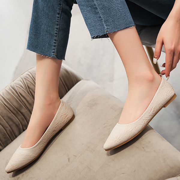 new women shoes flat comfortable pointed flat shoes solid color pointed large size ladies plus size 34-43, Black
new women shoes flat comfortable pointed flat shoes solid color pointed large size ladies plus size 34-43, Black