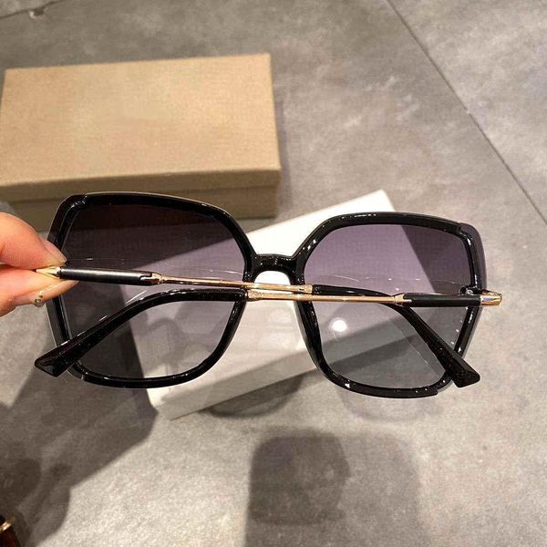 d10 letters womens designer sunglasses women brand goggle sunglasses uv400 031803 3 colors highly quality with box, White;black
d10 letters womens designer sunglasses women brand goggle sunglasses uv400 031803 3 colors highly quality with box, White;black