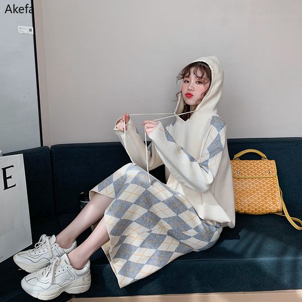 women's sweaters knitted suit skirt female 2021 autumn and winter small sweater two-piece loose wear, White;black
women's sweaters knitted suit skirt female 2021 autumn and winter small sweater two-piece loose wear, White;black