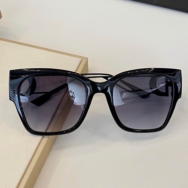 montaigne new fashion design women sunglasses large square frame goggles uv protection eyewear popular avant-garde style, White;black
montaigne new fashion design women sunglasses large square frame goggles uv protection eyewear popular avant-garde style, White;black