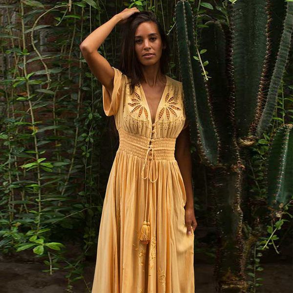 yellow flower hollow out embroidery dress cotton lace up v neck boho beach dress women a line long maxi dresses for women 2020, Black;gray
yellow flower hollow out embroidery dress cotton lace up v neck boho beach dress women a line long maxi dresses for women 2020, Black;gray