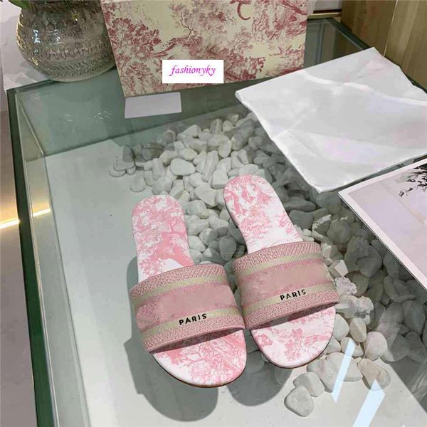 original box dazzle flowers women designer slippers flat bottom embroidery sandal floral brocade slipper flip flops, Black
original box dazzle flowers women designer slippers flat bottom embroidery sandal floral brocade slipper flip flops, Black
