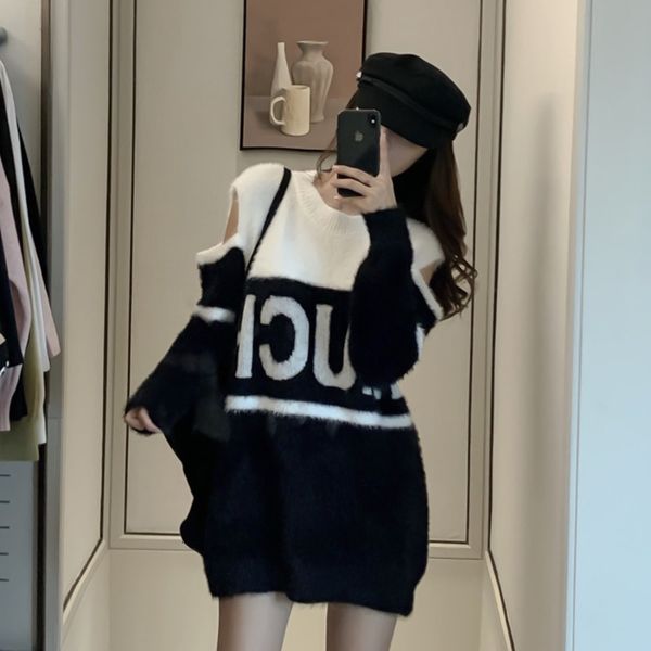 

2019 winter new women's korean version of the plush texture strapless hit color round neck long sweater f433, White;black