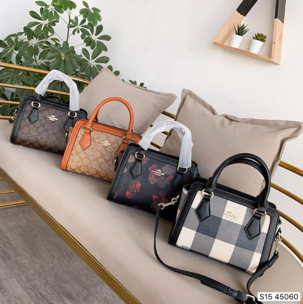 the new fashion and leisure cross-bag tote bag in 2020 has a large capacity of 4 colors and a size of 24*18cm
the new fashion and leisure cross-bag tote bag in 2020 has a large capacity of 4 colors and a size of 24*18cm