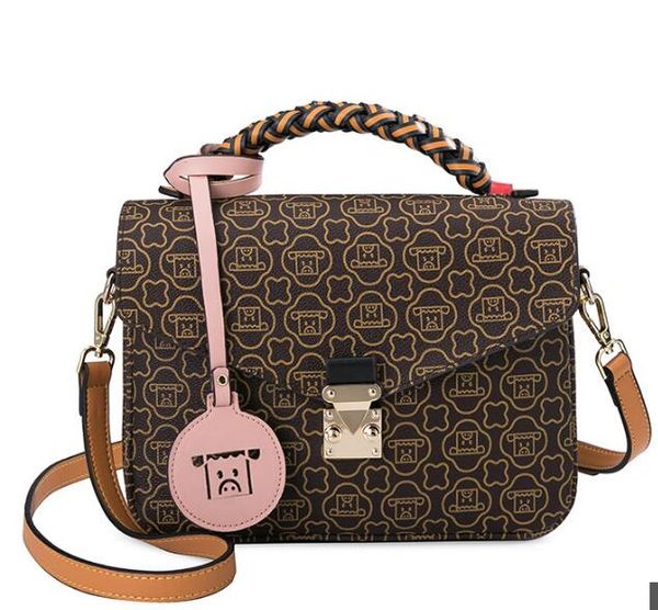 2019 new temperament print handbag korean fashion one shoulder handbag classic versatile messenger bag
2019 new temperament print handbag korean fashion one shoulder handbag classic versatile messenger bag