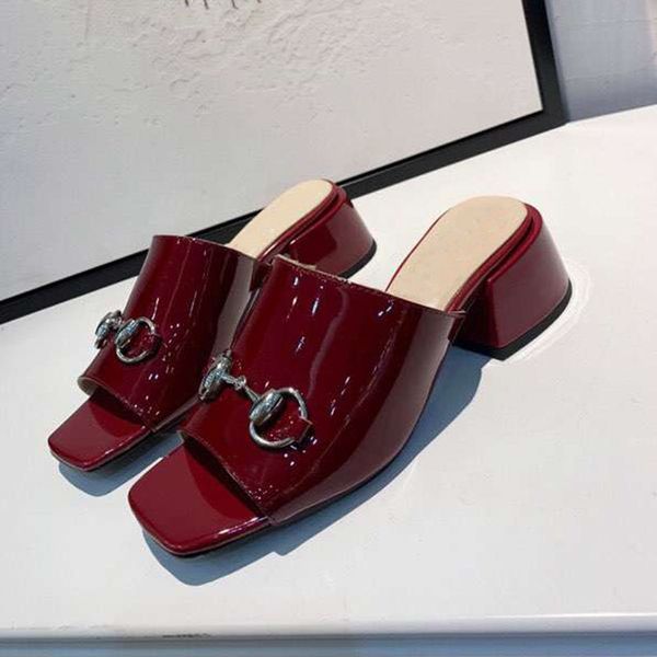New Italian luxury brand ladies sandals summer leather travel slippers fashion banquet women's casual heel height 4.5cm35-41 size F033AG0
New Italian luxury brand ladies sandals summer leather travel slippers fashion banquet women's casual heel height 4.5cm35-41 size F033AG0