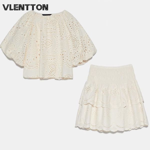 2020 summer women hollow out embroidery 2 piece set vintage solid short shirts +elastic mini skirt suits female clothes, White
2020 summer women hollow out embroidery 2 piece set vintage solid short shirts +elastic mini skirt suits female clothes, White