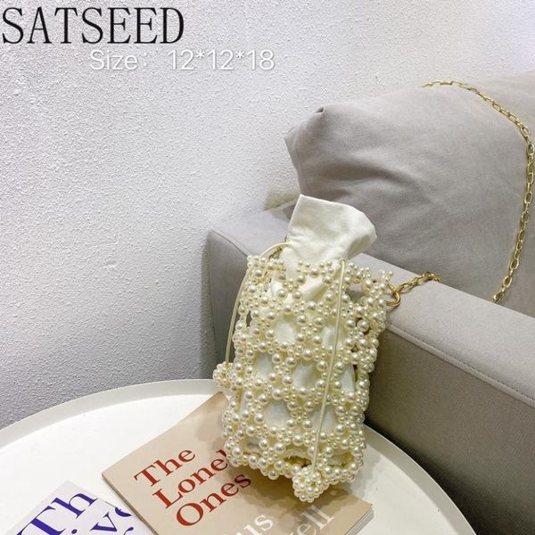 2020 summer new hollow handmade pearl woven bun mother bag fashion simple style shoulder messenger bag women handbag
2020 summer new hollow handmade pearl woven bun mother bag fashion simple style shoulder messenger bag women handbag