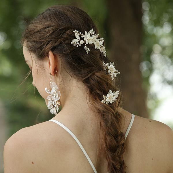 2020 new fashion handmade bride flower rhinestone hair accessories comb, Golden;white
2020 new fashion handmade bride flower rhinestone hair accessories comb, Golden;white