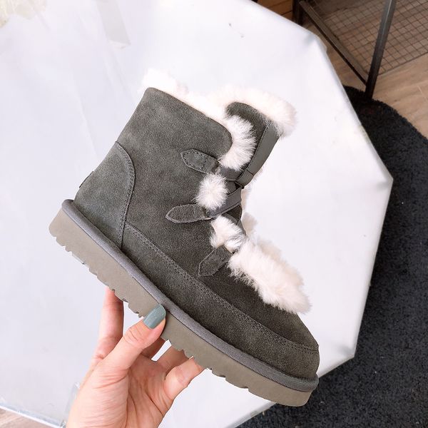 2019 new designer women shoes fashion british boots black white round toe socks motorcycle boots lace-up fashion snow boots size 35-40
2019 new designer women shoes fashion british boots black white round toe socks motorcycle boots lace-up fashion snow boots size 35-40