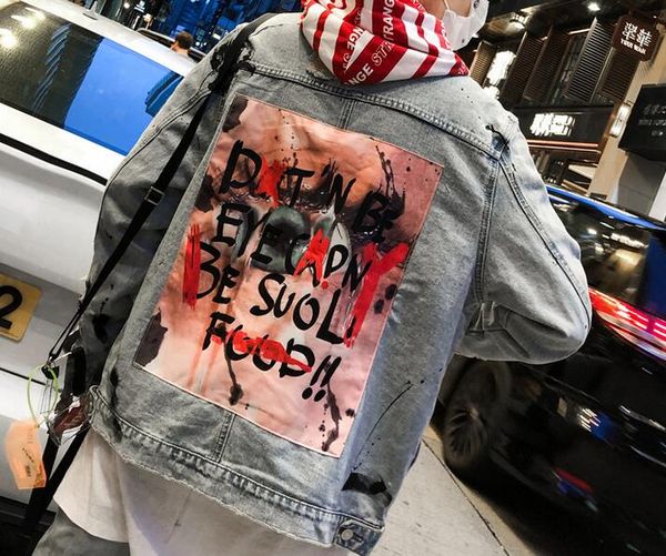 new style graffiti appliques hip hop jeans jacket men 2019 autumn washing material denim jackets for men casual jackets, Black;brown
new style graffiti appliques hip hop jeans jacket men 2019 autumn washing material denim jackets for men casual jackets, Black;brown