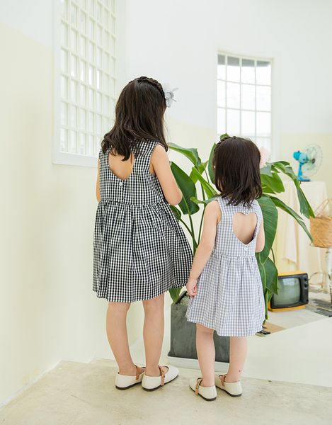 girls clothing dress Summer Sleeveless O-neck Boutique plaid print back with hollow out Love 100% cotton Design girl Lolita Dress
girls clothing dress Summer Sleeveless O-neck Boutique plaid print back with hollow out Love 100% cotton Design girl Lolita Dress