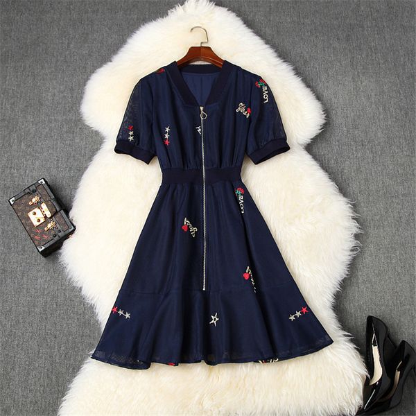2020 new summer runway dress women clothing short sleeve fashion embroidery front zipper ruffle mini dress sweet casual, Black;gray
2020 new summer runway dress women clothing short sleeve fashion embroidery front zipper ruffle mini dress sweet casual, Black;gray