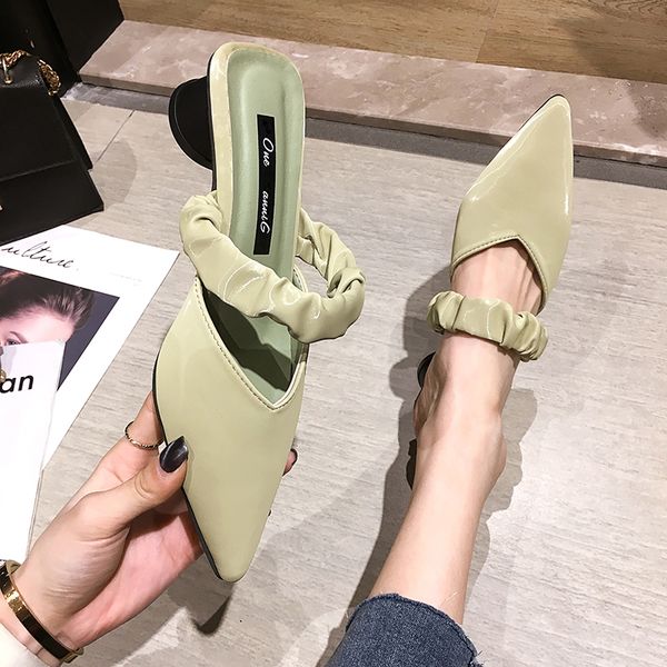 women's shoes slippers outdoor 2020 spring and summer new fashion pointed thick heel mules high heels, Black
women's shoes slippers outdoor 2020 spring and summer new fashion pointed thick heel mules high heels, Black