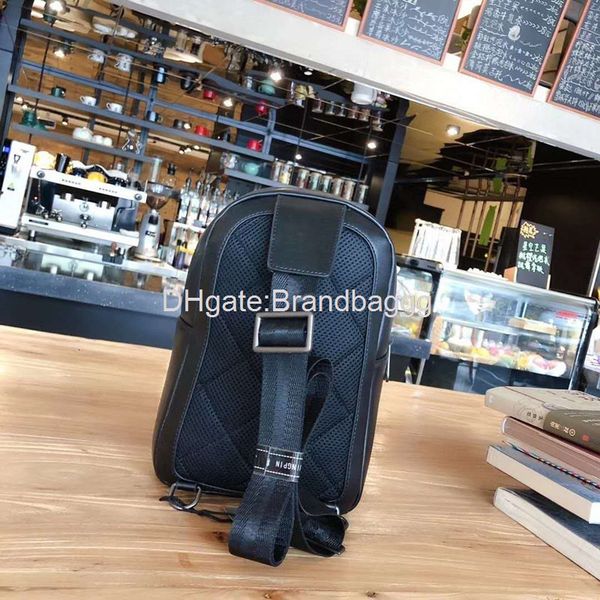 2020 fashion designer crossbody bag mens chest bag black hand woven genuine leather shoulder bag with small ticket
2020 fashion designer crossbody bag mens chest bag black hand woven genuine leather shoulder bag with small ticket