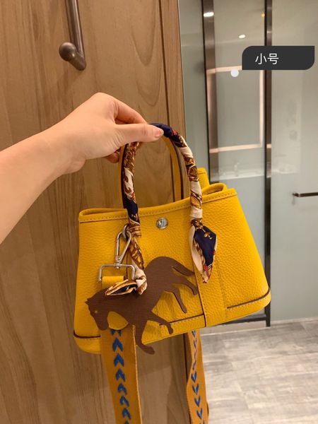 fashion latest handbag women's shoulder bag leisure classic trend messenger handbag cnc5
fashion latest handbag women's shoulder bag leisure classic trend messenger handbag cnc5
