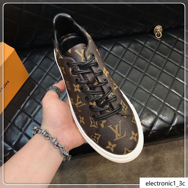 2019u new men s casual sports shoes, spring and autumn low to help luxury men s outdoor travel sneakers, original box packaging fast delive 
2019u new men s casual sports shoes, spring and autumn low to help luxury men s outdoor travel sneakers, original box packaging fast delive