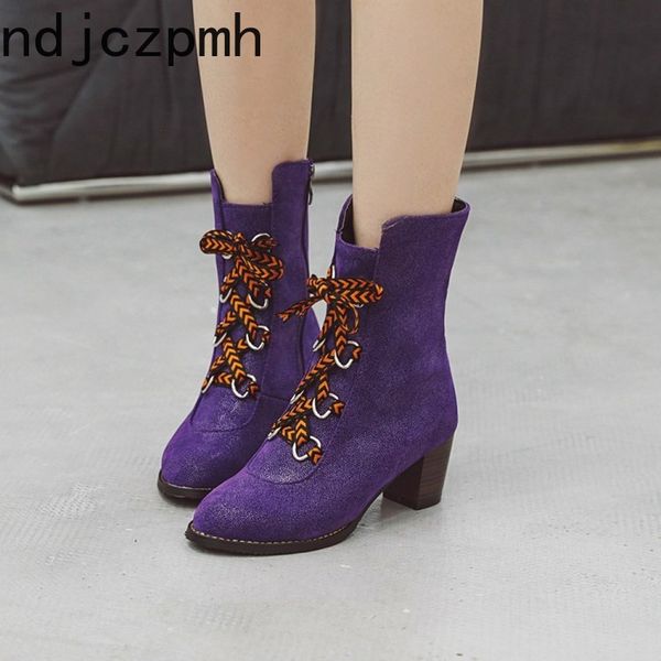 women's boots new winter fashion color matching round head zipper mid heel short tube women's shoes size 35-48 heel height 5.5cm, Black
women's boots new winter fashion color matching round head zipper mid heel short tube women's shoes size 35-48 heel height 5.5cm, Black