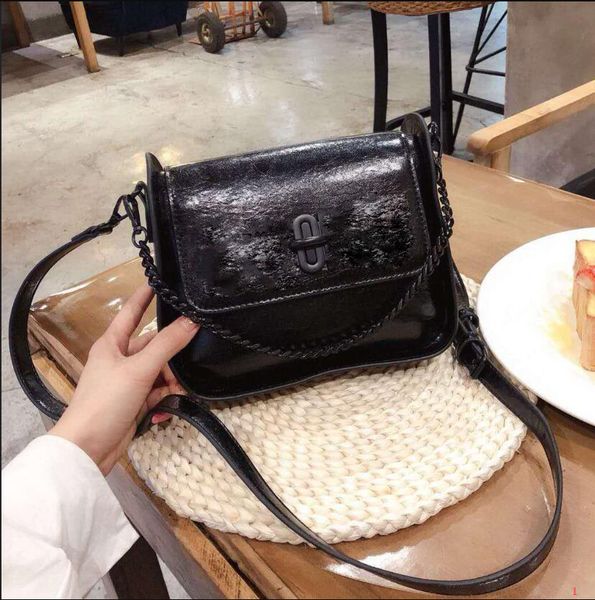 designer women handbags luxury lady chain shoulder bags crossbody women bags temperament l0g0 letter rg2031121
designer women handbags luxury lady chain shoulder bags crossbody women bags temperament l0g0 letter rg2031121