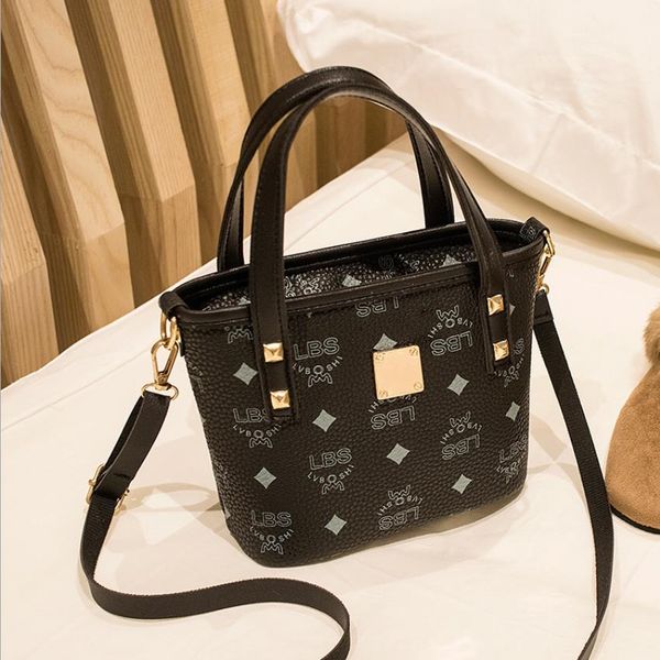 fashion women bags designer handbags crossbody bag luxury lady shoulder bags messenger ladies wallet tote purses
fashion women bags designer handbags crossbody bag luxury lady shoulder bags messenger ladies wallet tote purses