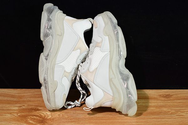 2019 with box pari 17fw triple hoe neaker ca ual luxury dad hoe men women beige black hoe 36 45
2019 with box pari 17fw triple hoe neaker ca ual luxury dad hoe men women beige black hoe 36 45