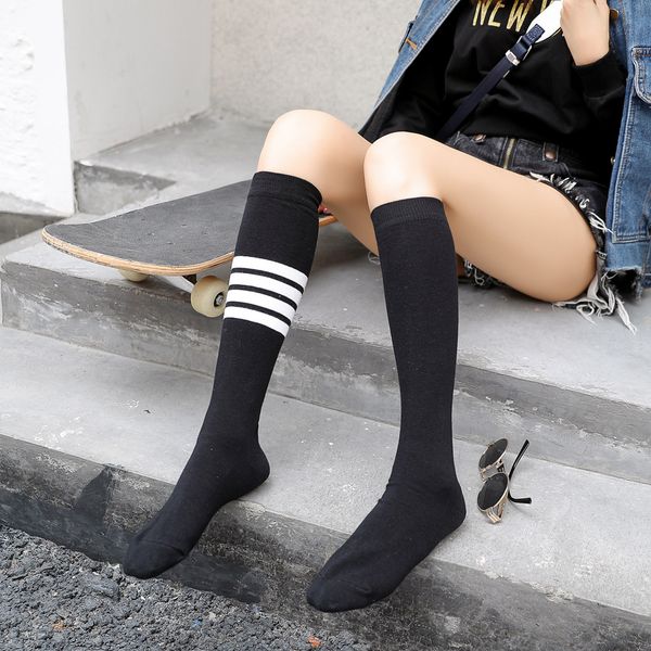 fashionable and casual long socks female korean cotton calf socks japanese school wind and knee high tube socks sports autumn and winter, Black;white
fashionable and casual long socks female korean cotton calf socks japanese school wind and knee high tube socks sports autumn and winter, Black;white