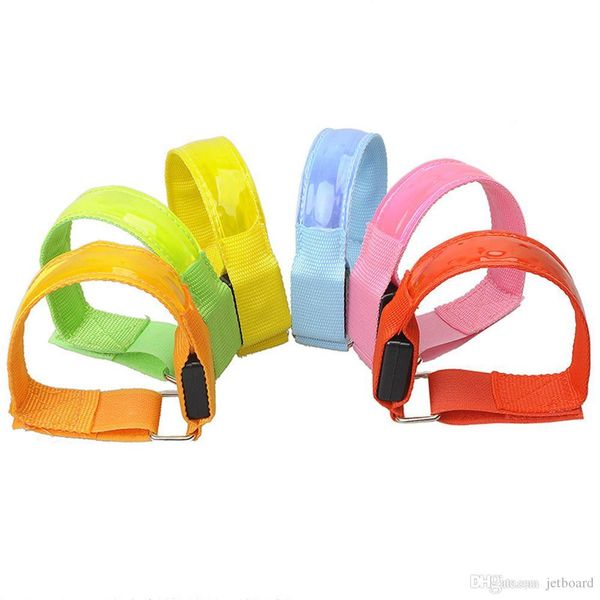 outdoor sports night running safety jogging led arm leg warning portable light wristband riding bike glowing band
outdoor sports night running safety jogging led arm leg warning portable light wristband riding bike glowing band