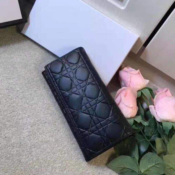 дизайнер сумки женщин luxury lady классический алмазный lattice сумки мода темперамент рука сумка классический черный мешок женщины партии
дизайнер сумки женщин luxury lady классический алмазный lattice сумки мода темперамент рука сумка классический черный мешок женщины партии