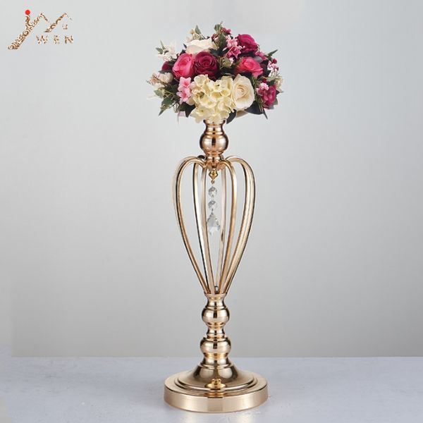 classic metal golden candle holders wedding table candelabra home party centerpiece flower rack crown pattern vase 10 pcs/ lot
classic metal golden candle holders wedding table candelabra home party centerpiece flower rack crown pattern vase 10 pcs/ lot