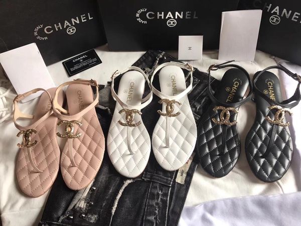 Fashion slide sandals and slippers ladies 2019 hot sale designer ladies beach slippers slippers box + dust bag
Fashion slide sandals and slippers ladies 2019 hot sale designer ladies beach slippers slippers box + dust bag