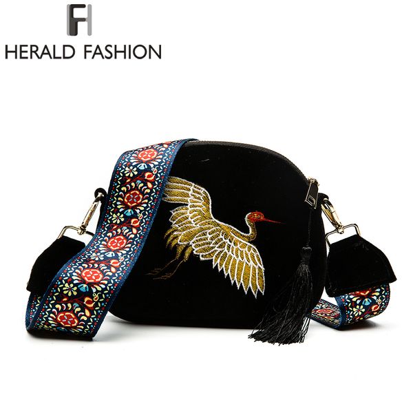herald fashion women quality velvet messenger bags female embroidery shoulder bags wide strap shell bag lady's crossbady
herald fashion women quality velvet messenger bags female embroidery shoulder bags wide strap shell bag lady's crossbady