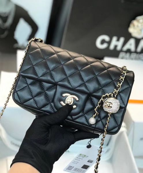 new women's one-shoulder bag 7a high-end custom quality diagonal cross bag fashion style gold and silver metal accessories with long sh
new women's one-shoulder bag 7a high-end custom quality diagonal cross bag fashion style gold and silver metal accessories with long sh