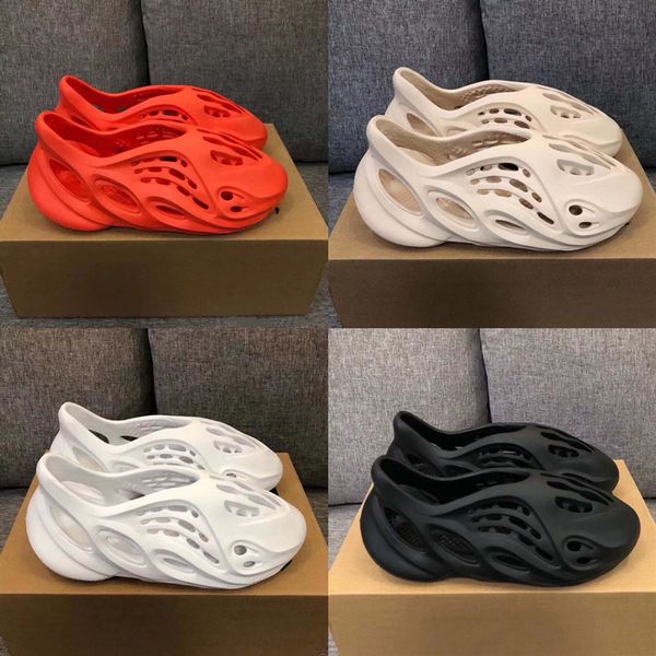 stock x 2020 bone mens luxury designer slippers foam runner kanye west desert sand resin beach women men slides slipper sandal sandals 36-44, Black
stock x 2020 bone mens luxury designer slippers foam runner kanye west desert sand resin beach women men slides slipper sandal sandals 36-44, Black