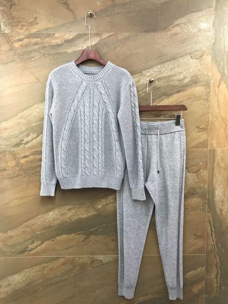 autumn and winter 2019 new women's round neck twist knitting long sleeve wool + drawstring pants set 1108, White 
autumn and winter 2019 new women's round neck twist knitting long sleeve wool + drawstring pants set 1108, White