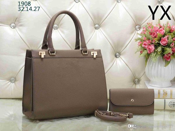 2020 disco bag designer handbags luxury handbags famous crossbody fashion original cowhide genuine leather shoulder bags back
2020 disco bag designer handbags luxury handbags famous crossbody fashion original cowhide genuine leather shoulder bags back
