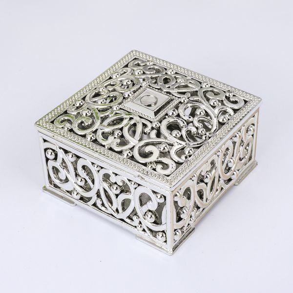 12pcs mini gold silver treasure box plastic hollow square candy for wedding
12pcs mini gold silver treasure box plastic hollow square candy for wedding