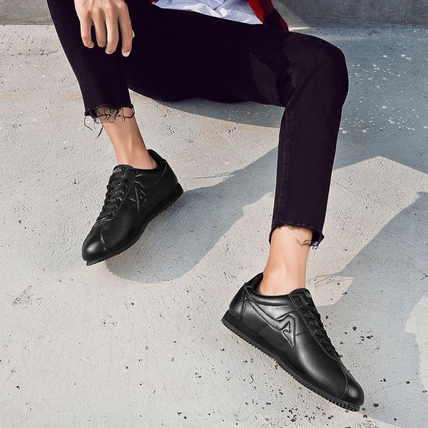 2020 g.n.shijia fashion designer shoes cow leather microfiber eva rubber bottom all black red 88 running shoes sport sneaker
2020 g.n.shijia fashion designer shoes cow leather microfiber eva rubber bottom all black red 88 running shoes sport sneaker