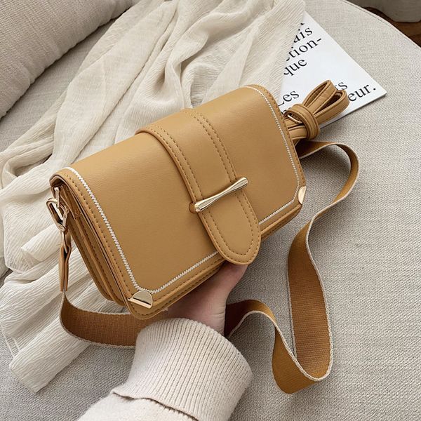 2020 new bag texture shoulder slung square bag fashion casual simple joker embroidered line
2020 new bag texture shoulder slung square bag fashion casual simple joker embroidered line