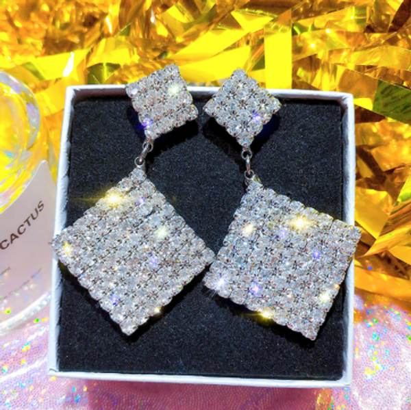 shining rhinestone geometric drop earrings for women girls bijoux gold rhombus crystal dangle earrings party jewelry gifts, Silver
shining rhinestone geometric drop earrings for women girls bijoux gold rhombus crystal dangle earrings party jewelry gifts, Silver