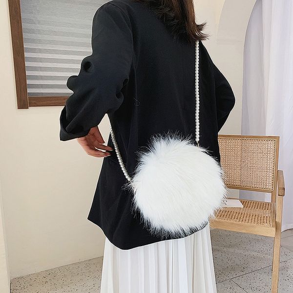 shoulder bag fashion faux fur handbag soft and comfortable suede handbag round autumn and winter mini pearl chain bag
shoulder bag fashion faux fur handbag soft and comfortable suede handbag round autumn and winter mini pearl chain bag