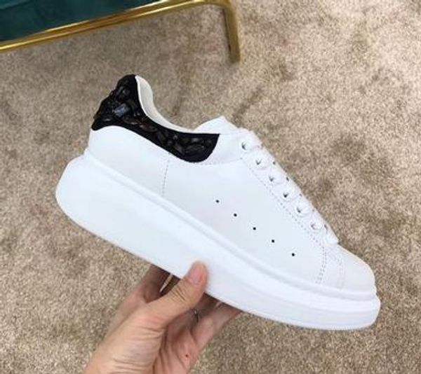 wholesale`2018 new mens womens fashion luxury white leather casual shoes platform shoes flat lady black red pink sneakers i6
wholesale`2018 new mens womens fashion luxury white leather casual shoes platform shoes flat lady black red pink sneakers i6