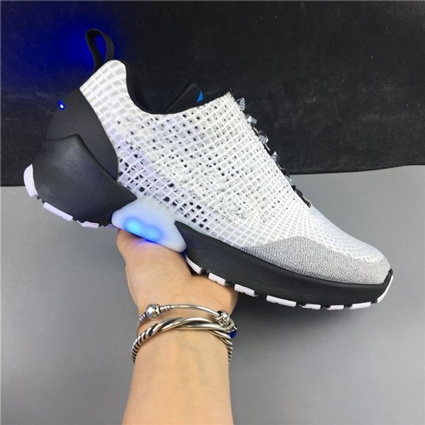 2019 new mag low help true standard white black orchid neon light trainers sports sneakers with box siez 40~46
2019 new mag low help true standard white black orchid neon light trainers sports sneakers with box siez 40~46