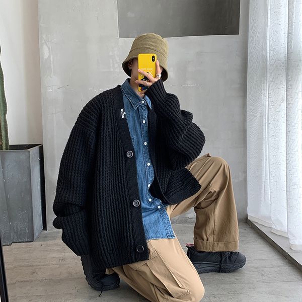 men's sweaters 2021 japanese autumn korean version of the large size loose v-neck cardigan knit couple street casual sweater, White;black 
men's sweaters 2021 japanese autumn korean version of the large size loose v-neck cardigan knit couple street casual sweater, White;black