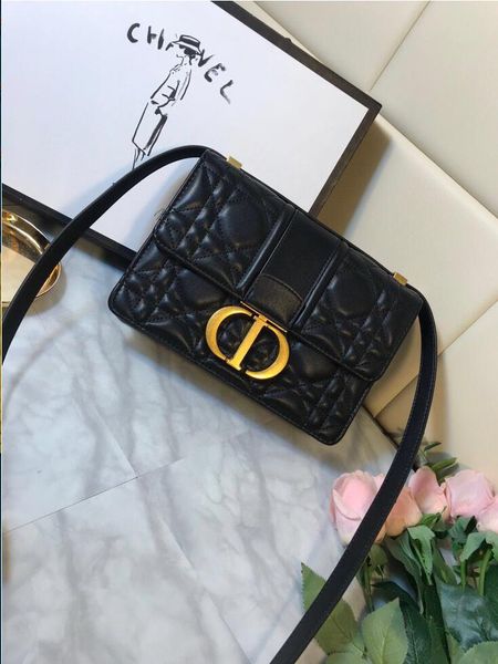 atmosphere small bag bag fashionable female stylist shoulder bag fashionable color size 23cm
atmosphere small bag bag fashionable female stylist shoulder bag fashionable color size 23cm