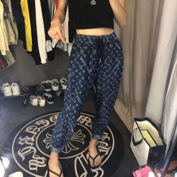 the new design of women's jeans in 2020 is full of printed elastic waistband jeans, which are slim and fashionable, Blue
the new design of women's jeans in 2020 is full of printed elastic waistband jeans, which are slim and fashionable, Blue