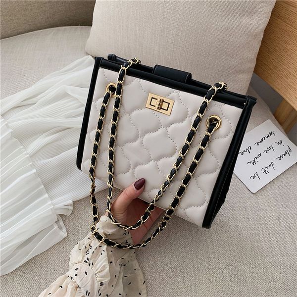 new small bag 2020 new chain wild women's shoulder bag large capacity fashion casual embroidery stitching small square
new small bag 2020 new chain wild women's shoulder bag large capacity fashion casual embroidery stitching small square