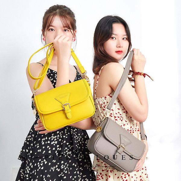 2020 новая женская сумка тренд all-match solid color ladies messenger bag простая мода флип пряжка ремня повседневные женщины
2020 новая женская сумка тренд all-match solid color ladies messenger bag простая мода флип пряжка ремня повседневные женщины