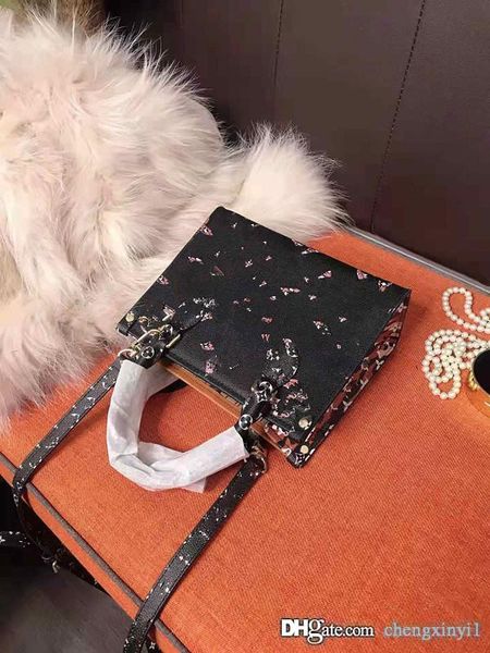 popular genuine leather handbag female fashion 2019 new bag lady big inclined shoulder bucket women bags bag girls a designer shoulder bag
popular genuine leather handbag female fashion 2019 new bag lady big inclined shoulder bucket women bags bag girls a designer shoulder bag